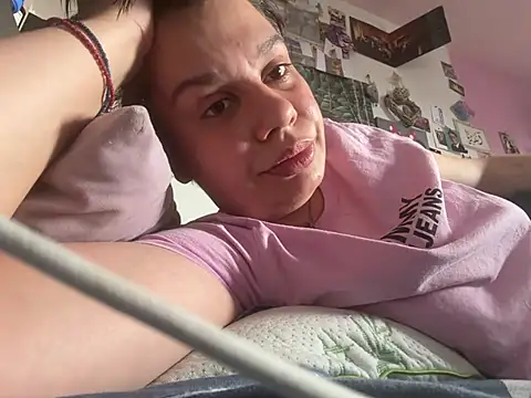 Carolineisback online show from 06-03-26, 03:50