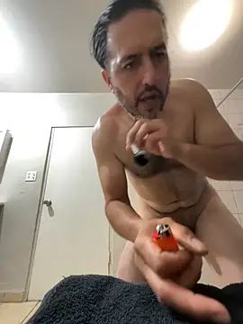 Snapshot of ezrah23 chatting on 03-19-26, 06:23 ezrah23 online show from 03-19-26, 06:23