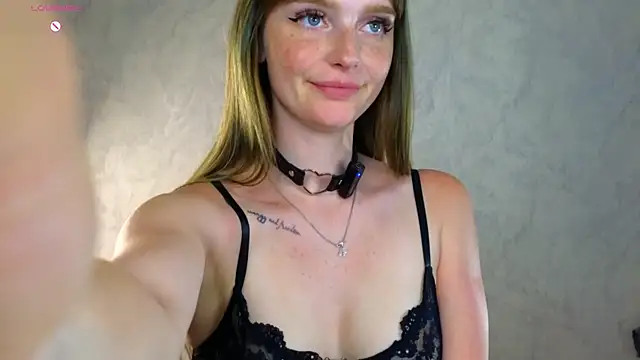 Snapshot of Lovelly_molly1 chatting on 06-14-26, 05:59 Lovelly molly1 online show from 06-14-26, 05:59