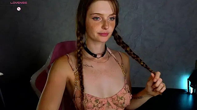 Snapshot of Lovelly_molly1 chatting on 07-29-26, 06:28 Lovelly molly1 online show from 07-29-26, 06:28