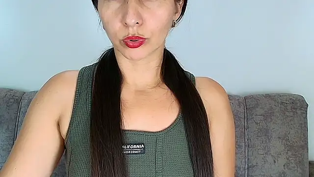 alana pink95 online show from 11-13-25, 07:02