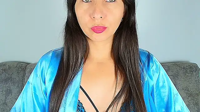 alana pink95 online show from 11-18-25, 10:41