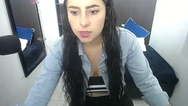 Snapshot of adara_sky chatting on 11-01-25, 07:27 adara sky online show from 11-01-25, 07:27