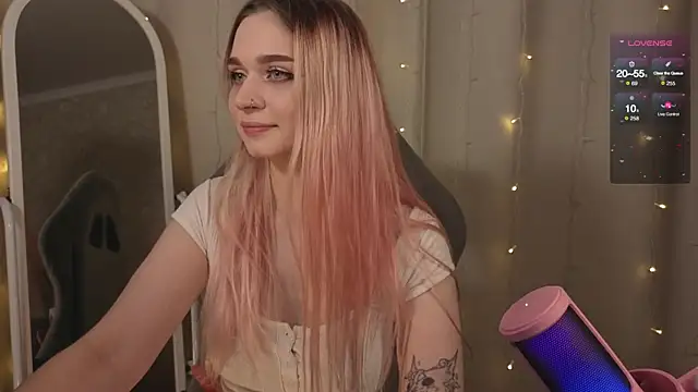 Snapshot of lani1funny chatting on 01-12-26, 06:46 lani1funny online show from 01-12-26, 06:46