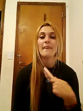 larubia arg online show from 10-31-25, 02:45