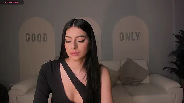 BellaConnorX online show from 11-18-25, 03:45