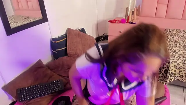 Evaa white online show from 02-21-26, 12:39