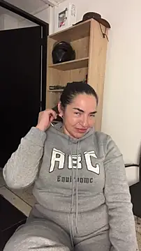 MaryRoze  online show from 04-28-26, 01:15