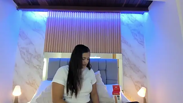 Snapshot of miia_luna_ chatting on 11-06-25, 12:50 miia luna online show from 11-06-25, 12:50