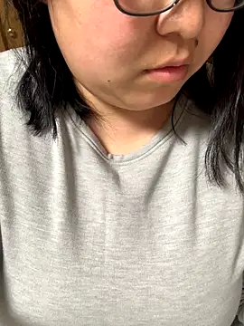 Snapshot of mina_mi_na chatting on 11-14-25, 11:09 mina mi na online show from 11-14-25, 11:09