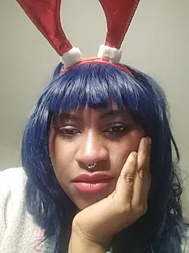 Snapshot of EvonyFoxxx chatting on 12-17-25, 11:00 EvonyFoxxx online show from 12-17-25, 11:00