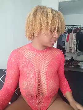 Snapshot of EvonyFoxxx chatting on 01-07-26, 05:04 EvonyFoxxx online show from 01-07-26, 05:04