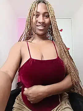 Snapshot of EvonyFoxxx chatting on 02-21-26, 04:24 EvonyFoxxx online show from 02-21-26, 04:24