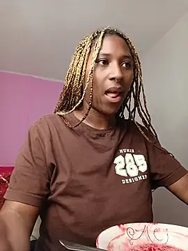 Snapshot of EvonyFoxxx chatting on 02-23-26, 03:48 EvonyFoxxx online show from 02-23-26, 03:48