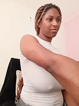 EvonyFoxxx online show from 06-28-26, 05:41