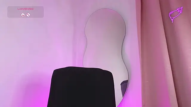 BabyLauritaa online show from 11-18-25, 09:19