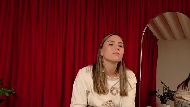 VictoriaNova  online show from 03-12-26, 07:09