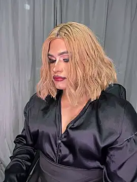 melani ferraraa  online show from 07-20-26, 02:59
