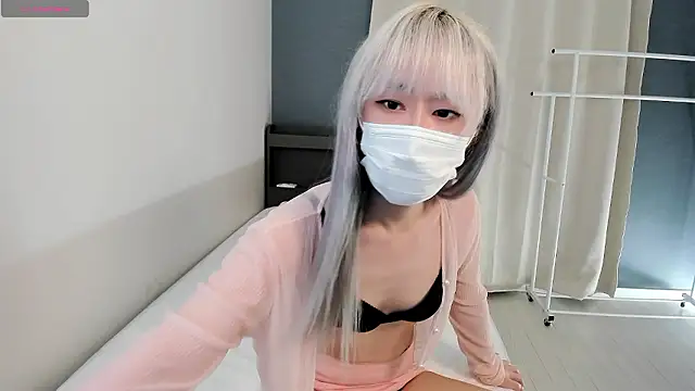 Snapshot of yeji_2001 chatting on 11-15-25, 11:18 yeji 2001 online show from 11-15-25, 11:18