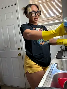 Snapshot of prettylildes chatting on 11-09-25, 09:13 prettylildes online show from 11-09-25, 09:13