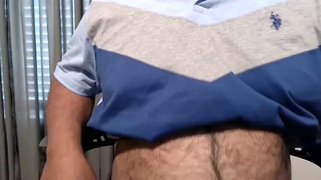 Snapshot of SUN-MON-69 chatting on 01-05-26, 05:27 SUN-MON-69 online show from 01-05-26, 05:27