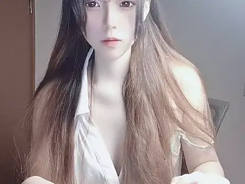 Snapshot of JuliaNoir chatting on 10-31-25, 09:43 JuliaNoir online show from 10-31-25, 09:43