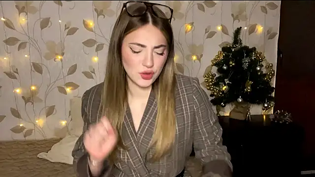 OrethaEredia online show from 12-20-25, 06:04