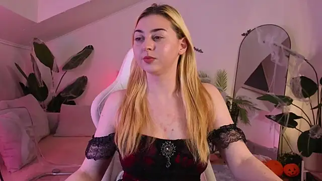 dreamyhannah online show from 10-31-25, 05:14