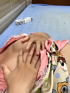 Snapshot of DDAISY602 chatting on 10-31-25, 06:31 DDAISY602 online show from 10-31-25, 06:31