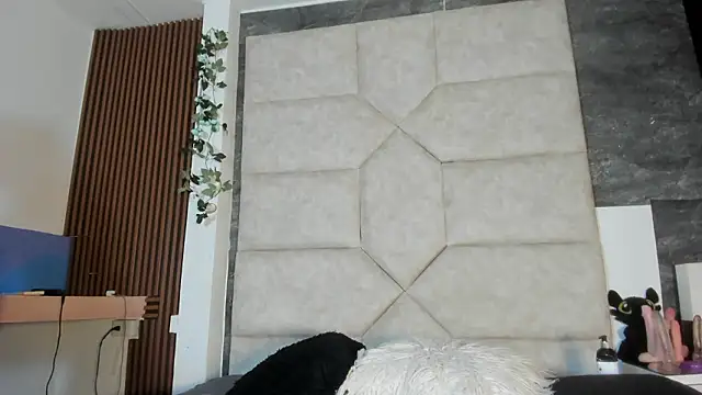 Snapshot of Liia_Leens chatting on 02-08-26, 05:05 Liia Leens online show from 02-08-26, 05:05