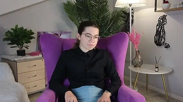 TalishaParadee online show from 10-31-25, 11:55