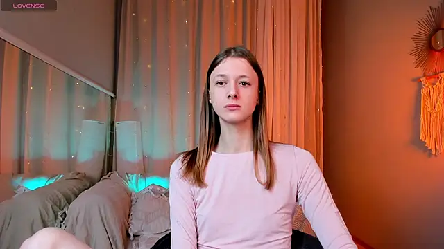 SweetVee online show from 03-10-26, 06:18