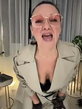 Snapshot of HotLdyllic chatting on 01-13-26, 04:12 HotLdyllic online show from 01-13-26, 04:12