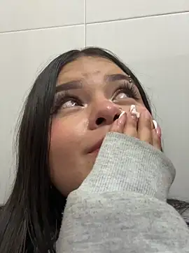 Camila Duarte  online show from 11-05-25, 02:33