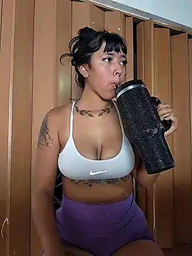 Snapshot of Zulema_cba chatting on 11-19-25, 05:35 Zulema cba online show from 11-19-25, 05:35