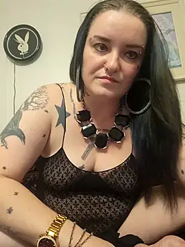 Snapshot of kendrarayy chatting on 11-07-25, 01:38 kendrarayy online show from 11-07-25, 01:38