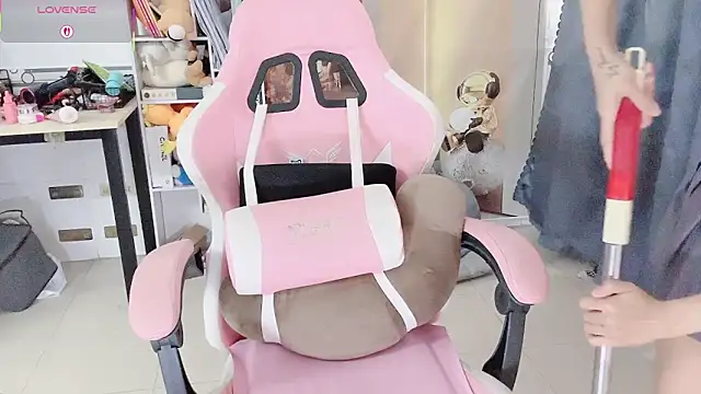 Snapshot of CIIN_CIIN chatting on 01-08-26, 05:54 CIIN CIIN online show from 01-08-26, 05:54