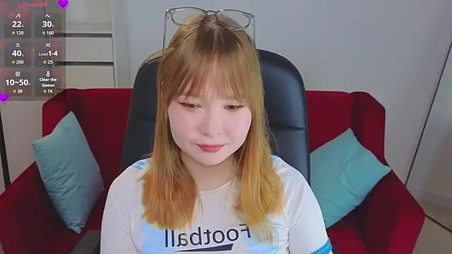 Snapshot of YourTanomi chatting on 11-10-25, 03:22 YourTanomi online show from 11-10-25, 03:22