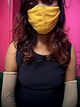 Snapshot of Queen-dhivya chatting on 11-15-25, 02:20 Queen-dhivya online show from 11-15-25, 02:20