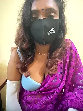 Snapshot of Queen-dhivya chatting on 11-19-25, 01:44 Queen-dhivya online show from 11-19-25, 01:44