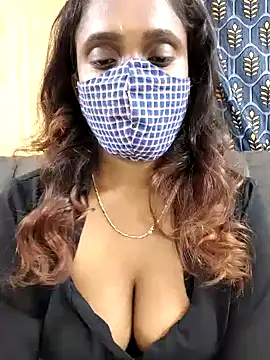 Snapshot of Queen-dhivya chatting on 12-02-25, 05:52 Queen-dhivya online show from 12-02-25, 05:52