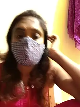 Snapshot of Queen-dhivya chatting on 12-18-25, 12:44 Queen-dhivya online show from 12-18-25, 12:44