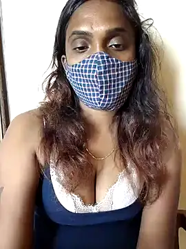 Snapshot of Queen-dhivya chatting on 12-20-25, 07:26 Queen-dhivya online show from 12-20-25, 07:26