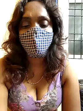 Snapshot of Queen-dhivya chatting on 12-20-25, 09:22 Queen-dhivya online show from 12-20-25, 09:22