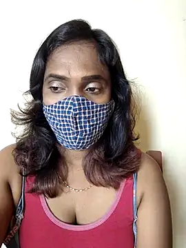 Snapshot of Queen-dhivya chatting on 12-23-25, 07:39 Queen-dhivya online show from 12-23-25, 07:39