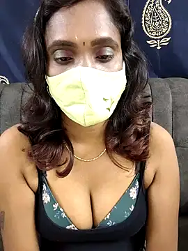 Snapshot of Queen-dhivya chatting on 01-05-26, 05:49 Queen-dhivya online show from 01-05-26, 05:49