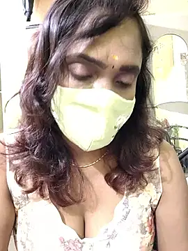 Snapshot of Queen-dhivya chatting on 01-06-26, 01:04 Queen-dhivya online show from 01-06-26, 01:04