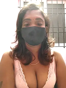 Snapshot of Queen-dhivya chatting on 01-16-26, 05:39 Queen-dhivya online show from 01-16-26, 05:39