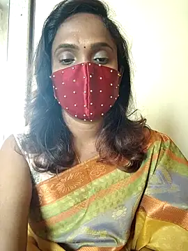 Snapshot of Queen-dhivya chatting on 02-16-26, 03:13 Queen-dhivya online show from 02-16-26, 03:13