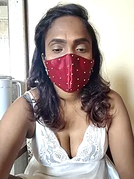 Snapshot of Queen-dhivya chatting on 03-02-26, 07:59 Queen-dhivya online show from 03-02-26, 07:59